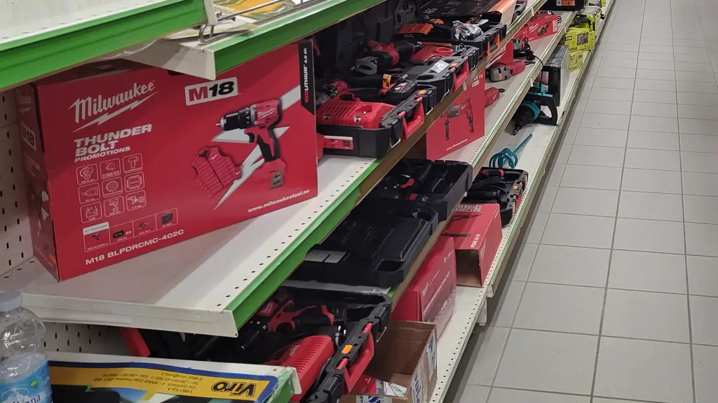 Esposizione elettroutensili Milwaukee trapani avvitatori.